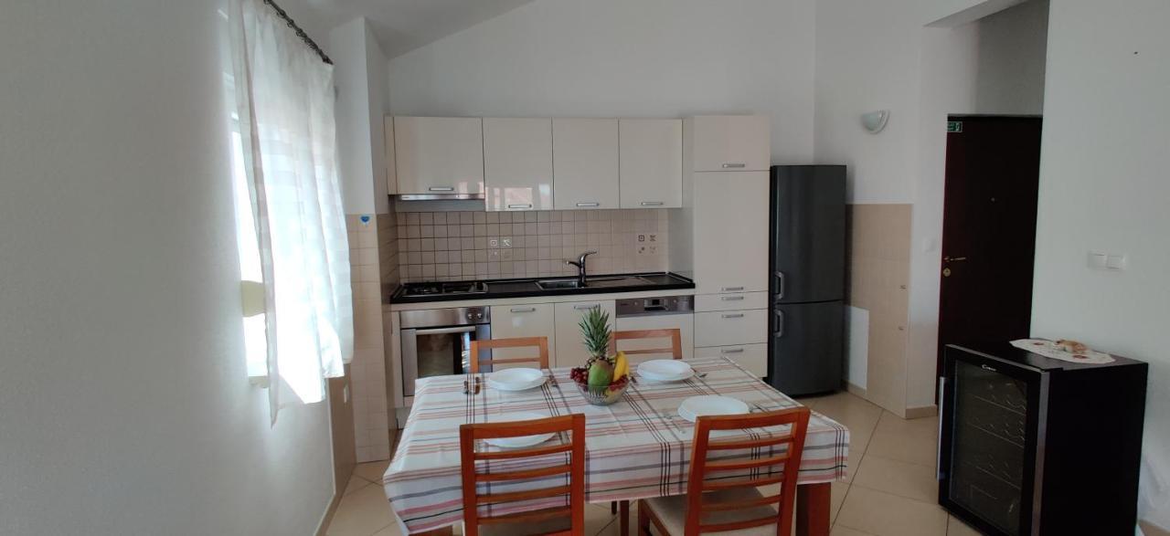 Apartment Dea Trogir Exterior photo