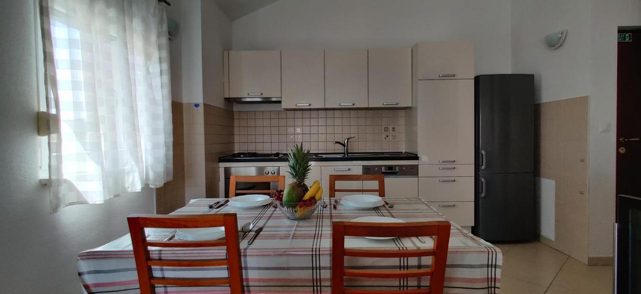 Apartment Dea Trogir Exterior photo