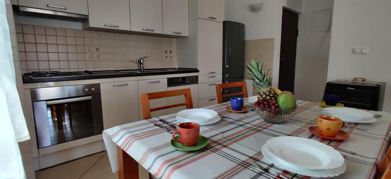 Apartment Dea Trogir Exterior photo